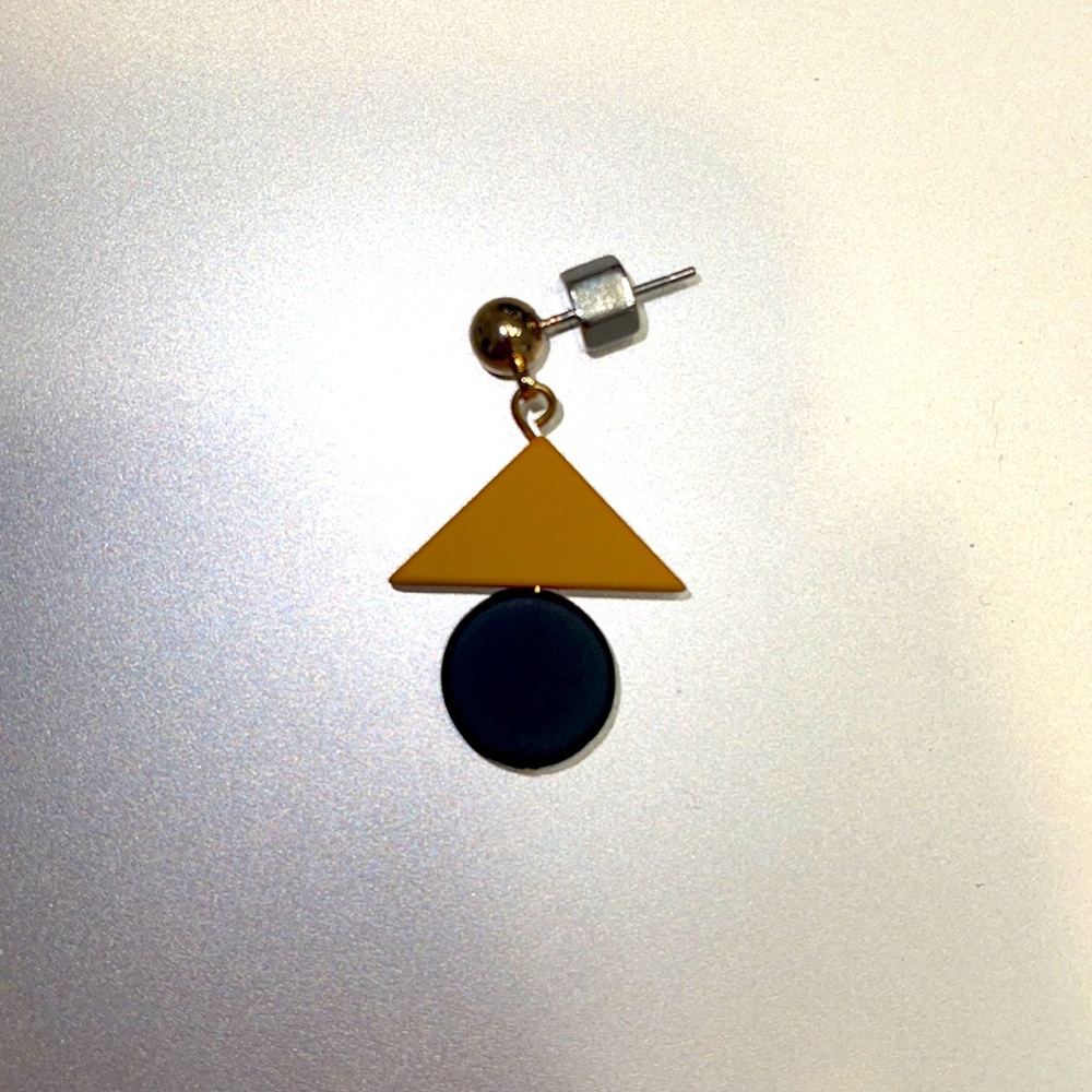 Geometry shaped earrings - Picture 2 of 3